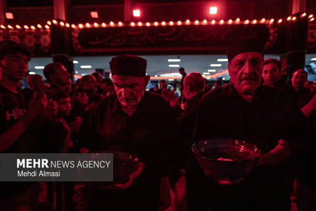 شام غریبان در حسینیه اعظم زنجان
