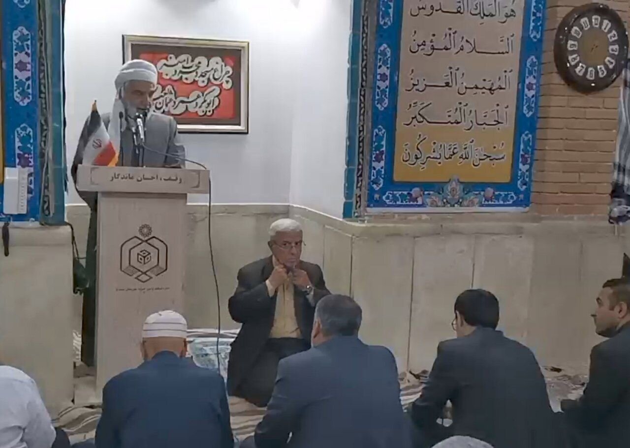 اشاره،سنندج،جمعه،تأكيد،دفاع،قضات،ازدواج،اشتغال،جايگاه،امام،حقوق