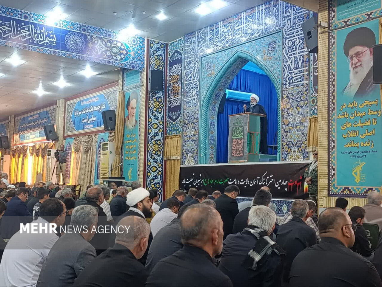 بوشهر،اشاره،حضور،تقواي،تقوا،مذهبي،جمعه،مسئولان،استان،معيشتي، ...