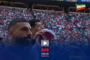 رفتار جالب صلاح و طارمی هنگام ورود به زمین بازی