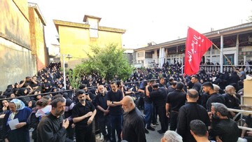 برپایی آیین عزاداری سوم امام حسین(ع) در بیت آیت‌ الله رودباری در رشت