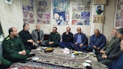 دیدار مسئولان ارشد گیلان با خانواده شهید خوش‌ سیرت در آستانه اشرفیه