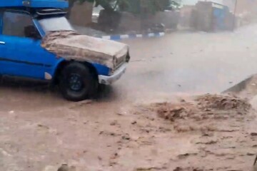 بارش شدید باران و تگرگ، روستای افیل اهر را دچار سیلاب کرد