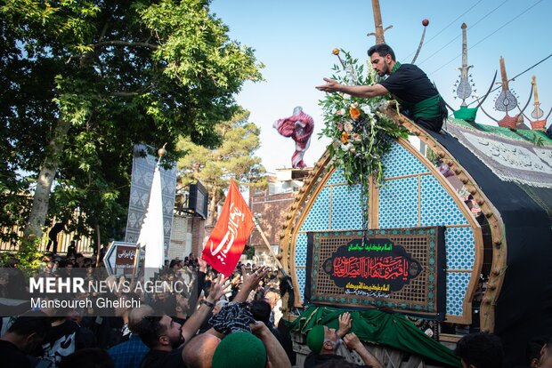 آیین نخل گردانی یازدهم محرم در شاهرود