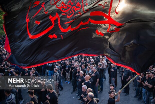 آیین نخل گردانی یازدهم محرم در شاهرود