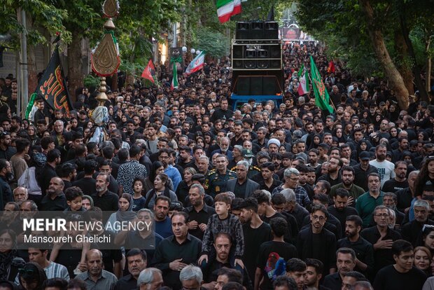 آیین نخل گردانی یازدهم محرم در شاهرود