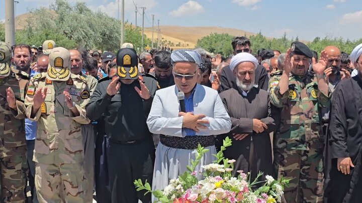 پیکر شهید ماردین احدی در سقز تشییع و به خاک سپرده شد
