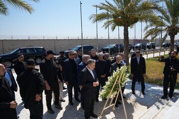 Araghchi visits martyr Gen. Soleimani’s memorial site in Iraq