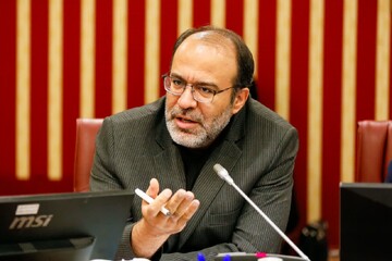 انتقال سهمیه بنزین از کارت سوخت به کارت بانکی کم هزینه‌تر است