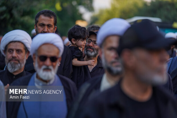 پیاده روی علمای شیراز در ۱۳ محرم
