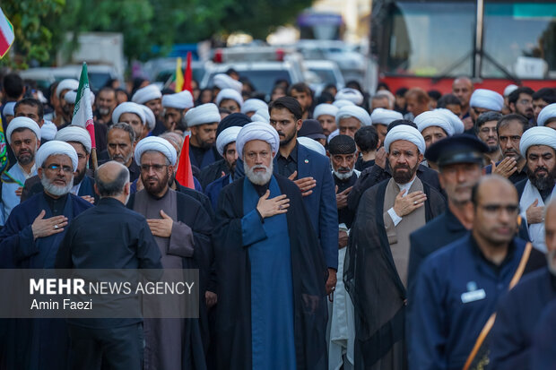 پیاده روی علمای شیراز در ۱۳ محرم