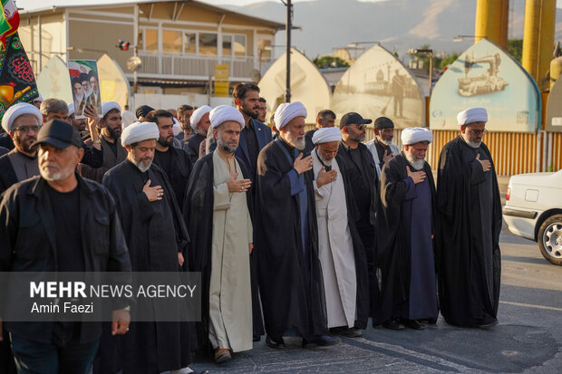 پیاده روی علمای شیراز در ۱۳ محرم