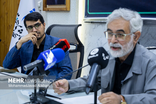 نشست حقوقی سیاسی نقش حزب جمهوری اسلامی