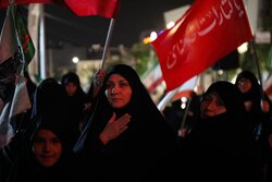 تداوم تجمعات مردمی ملارد در شب وداع با پیکر رهبر شهید
