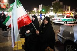 مهرگان در شب ۱۲۲؛ تداوم حضور مردم در سنگر خیابان