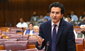 وزير النفط الباکستاني: نتواصل مع إيران لضمان تأمين الطاقة