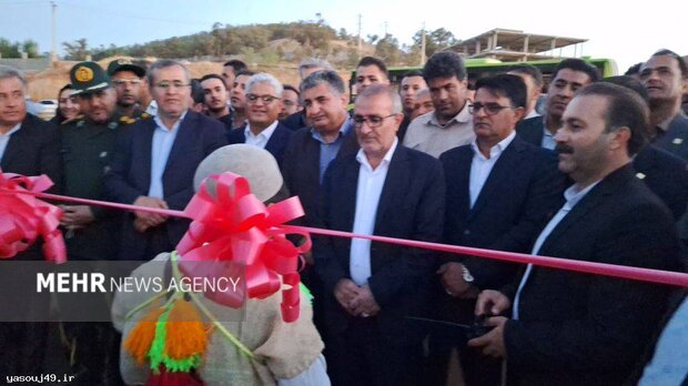 فرونشست بلوار تازه تاسیس یاسوج؛ پروژه ۱۳۰۰ میلیاردی دوام نیاورد