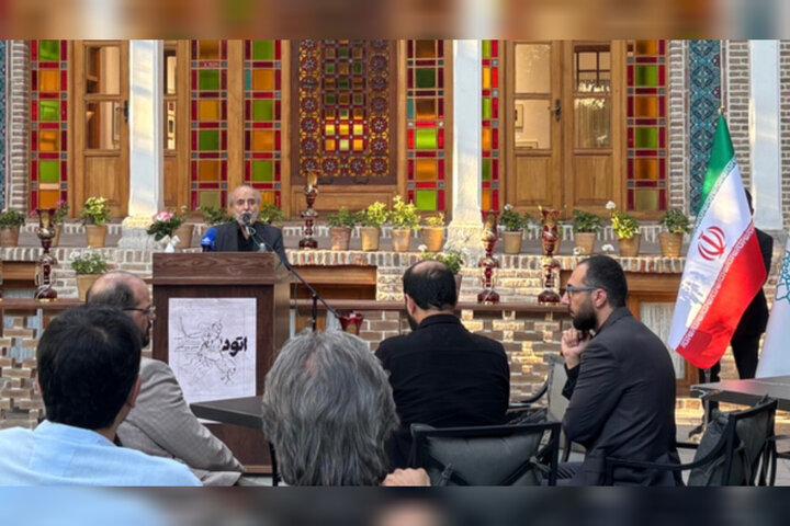 روایت طراحی‌های روح‌الامین در «اتود»؛ نمایشگاه به ماکان نصیری تقدیم شد