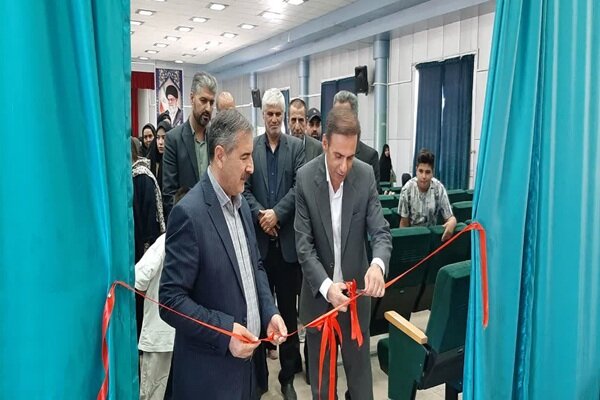 نمایشگاه هزار میدان هزار بازار در شهر هفشجان افتتاح شد 