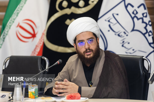 مراسم رونمایی از اسناد منتشر نشده رهبر شهید