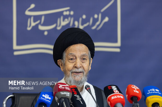 مراسم رونمایی از اسناد منتشر نشده رهبر شهید