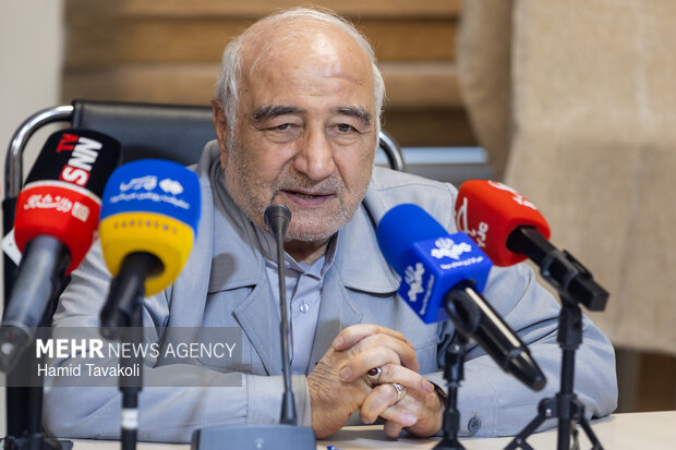 مراسم رونمایی از اسناد منتشر نشده رهبر شهید