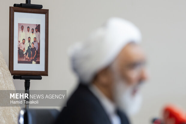 مراسم رونمایی از اسناد منتشر نشده رهبر شهید