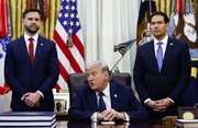 جنگ ایران سے نکلنے کے لیے خفیہ مذاکرات جاری، ٹرمپ کو فیصلہ سازی سے دور رکھا جا رہا ہے، روسی مصنف