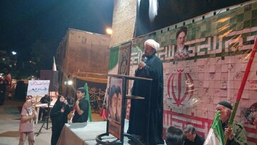 حجت الاسلام رازیانی: وحدت و تبعیت از ولایت رمز پیروزی ملت ایران است