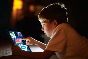 نوجوان در میدان جنگ روایت‌ها؛ قربانی یا مخاطب فعال
