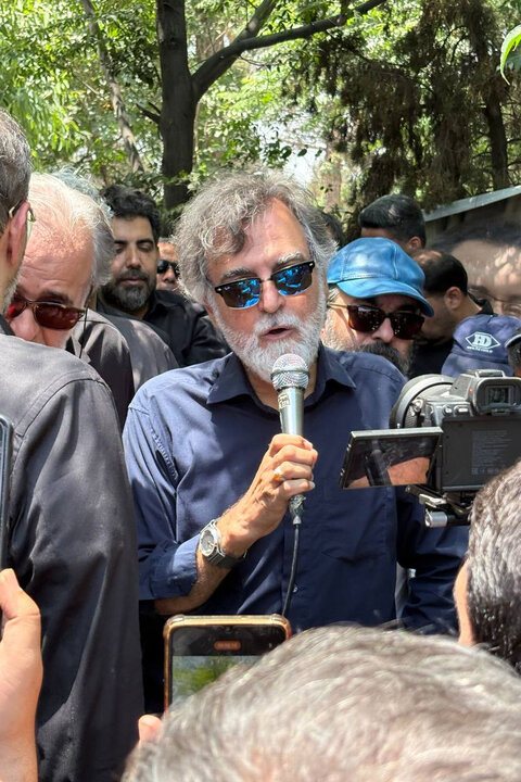 خاکسپاری پیکر زنده&zwnj;یاد فرزاد جمشیدی با حضور مجریان؛ او ترور شخصیت شد!
