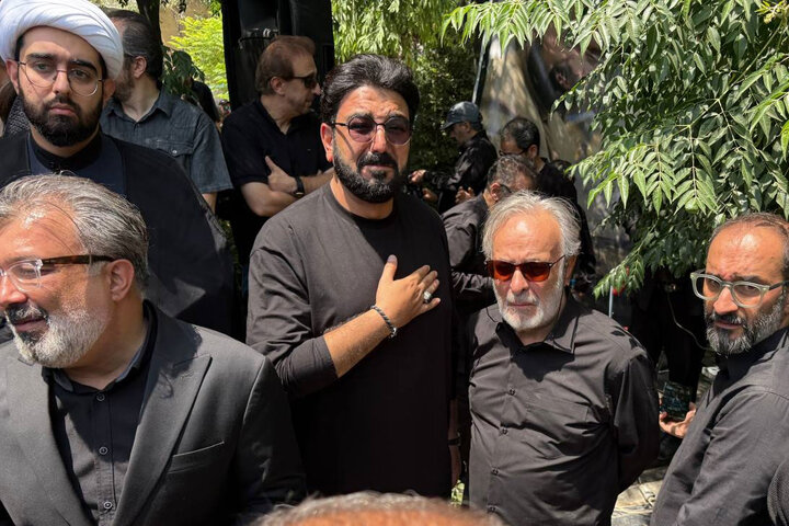 خاکسپاری پیکر زنده‌یاد فرزاد جمشیدی با حضور مجریان؛ او ترور شخصیت شد!