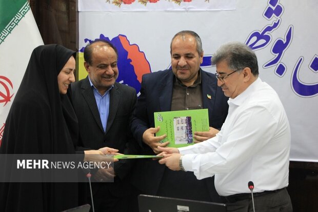 دانشفر: والدین ثبتنام کتب درسی را به روزهای پایانی موکول نکنند