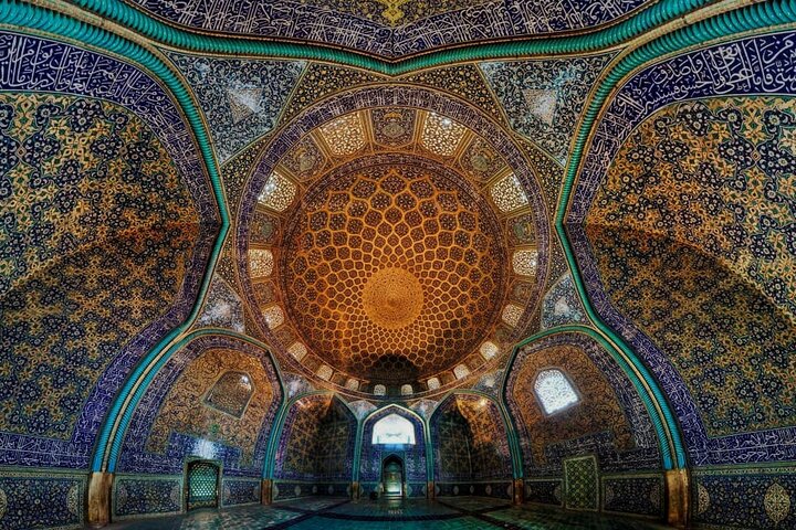 زبان هندسه و کاشی در طراحی مسجد شیخ لطف‌الله