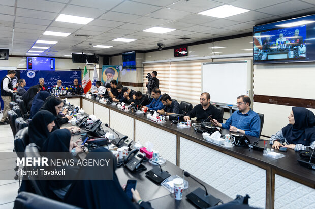 نشست خبری تشریح اقدامات نظام سلامت برای برگزاری آیین وداع و تشییع رهبر شهید