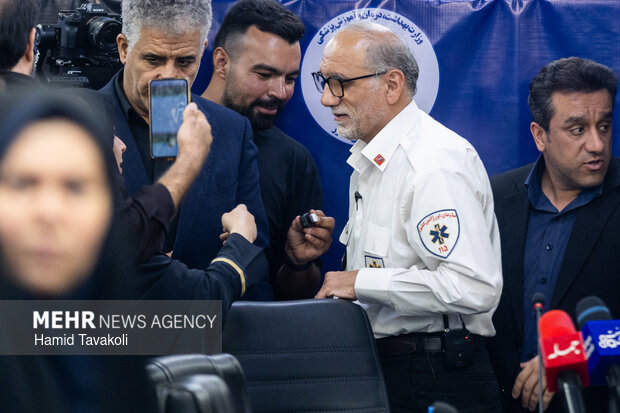نشست خبری تشریح اقدامات نظام سلامت برای برگزاری آیین وداع و تشییع رهبر شهید