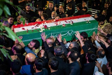 إقامة مراسم وداع الشهيدة "زهرا حدادعادل"
