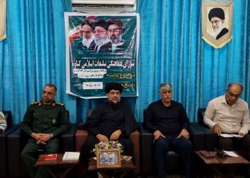امام جمعه گناوه: تشییع رهبر شهید نماد وحدت و استقامت ملت ایران است