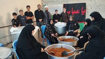 پخت و توزیع ۳۰۰۰ پرس غذای نذری در آستارا