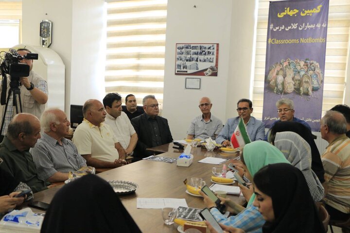 فریاد سرخ نیمکتها؛ آغاز کمپین جهانی نه به بمباران مدارس از تبریز