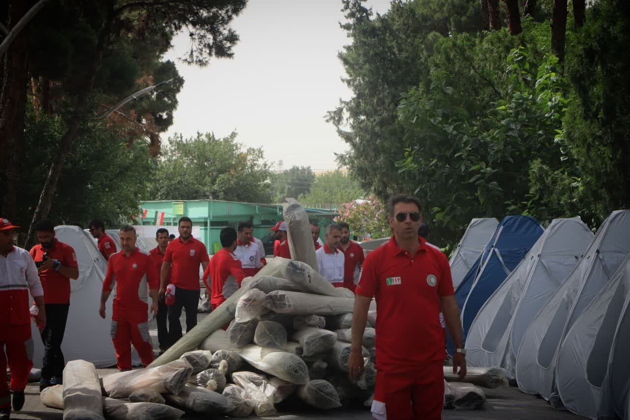 اردوگاه هلالاحمر لرستان برای زائران مراسم تشییع رهبر شهید برپا شد