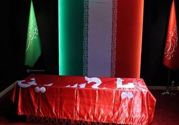 VIDEO: Body of martyred Leader at Mosalla of Imam Khomeini