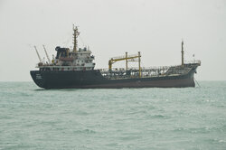 İran: Süper tanker «Algaya» deniz mayınına çarparak patladı