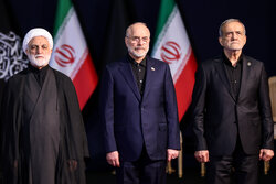 ڕێوڕەسمی ڕێزگرتن لە تەرمی ڕێبەری شەهیدی ئێران