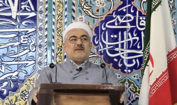 ماموستا واوی: حضور مردم در تشییع رهبر شهید نماد وحدت و وفاداری ملت است