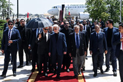 Foreign dignitaries arrive in Iran for Leader's farewell