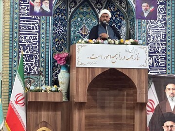 ملت ایران با بیداری و بصیرت در برابر توطئه‌ها می‌ایستند