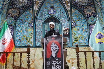 امام جمعه قروه: وحدت مردم مهم‌ترین سد در برابر توطئه دشمنان است