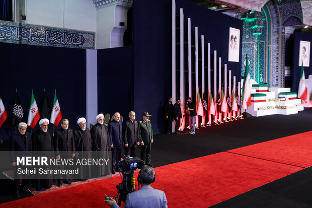 ادای احترام سران قوا به پیکر رهبر شهید انقلاب