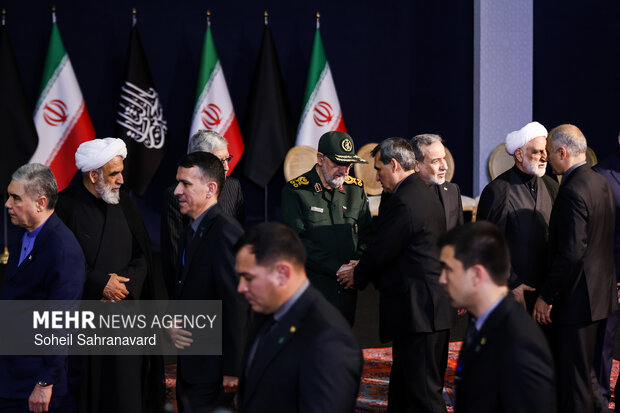 ادای احترام سران قوا